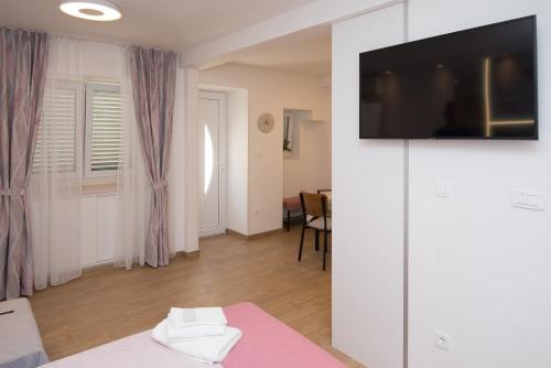 Cozy Honeymoon Apartment in the Old Town