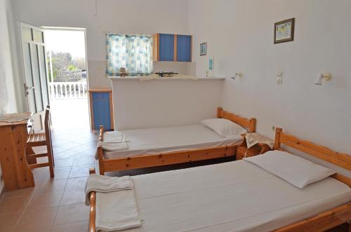 NIKOS APARTMENTS