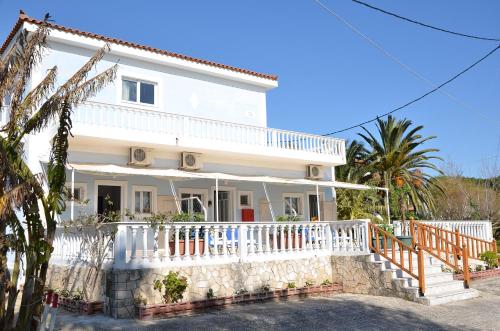 NIKOS APARTMENTS