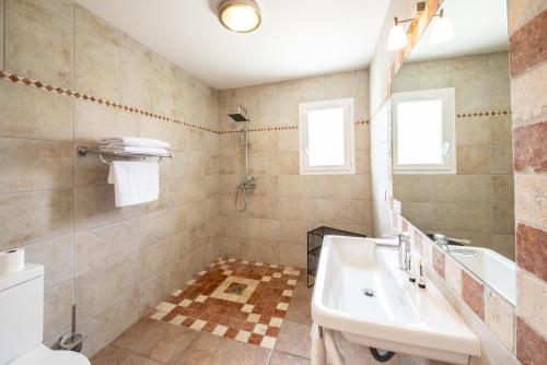 Ένα μπάνιο στο B&B A Chjusellina