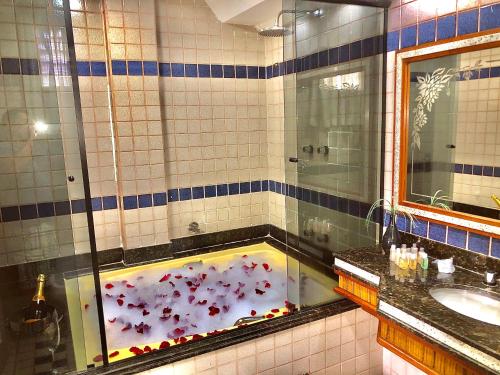 Ένα μπάνιο στο Hotel Comendador