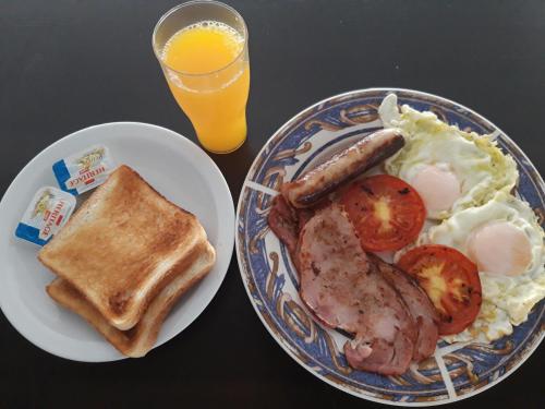 Jídlo v aparthotelu nebo okolí