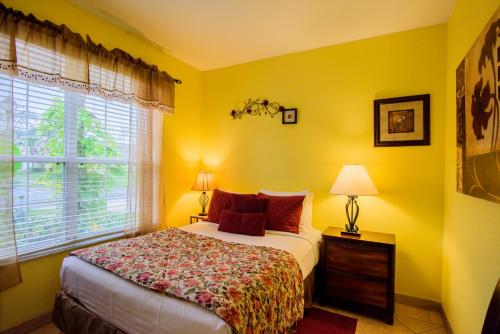 Group friendly 8BR home with private pool 5 miles to Disney photo 23