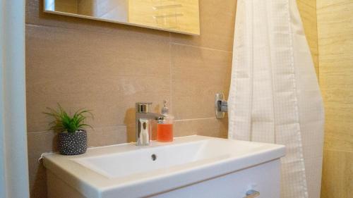 Koupelna v ubytování Chic Apartment- Suitable for Longstays in Lockdown