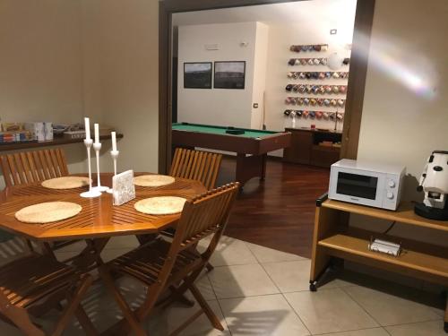 TV a/nebo společenská místnost v ubytování Dino's B&B
