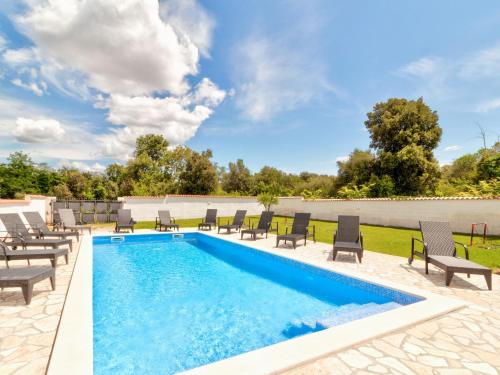 Bazén v ubytovaní Pet-Friendly Paradise in Istria alebo v jeho blízkosti