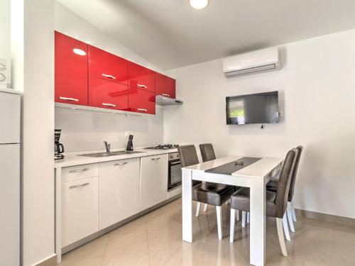 Kuchyňa alebo kuchynka v ubytovaní Pet-Friendly Paradise in Istria