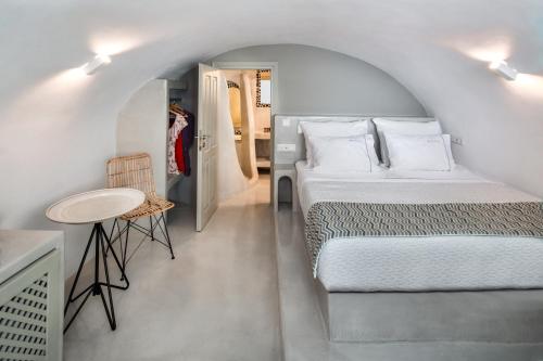 Kaleidoscope Oia Suites