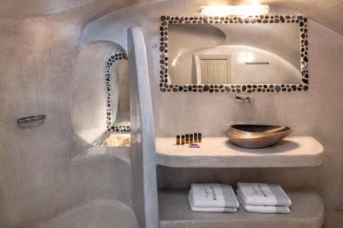 Kaleidoscope Oia Suites