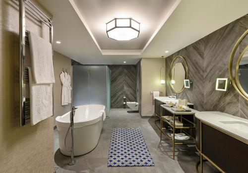 حمام في Elite World Grand Sapanca Hotel