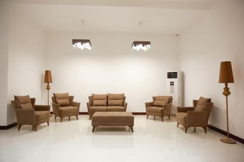 Posezení v ubytování Maricel Astara Resort Hotel