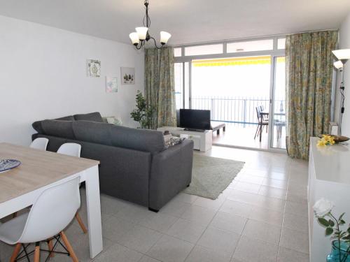 Apartment Las Palmeras by Interhome
