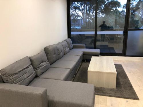 Gallery image of 3 bed rooms apartment super convenient location in Box Hill