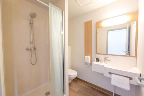 Koupelna v ubytování B&B HOTEL PERPIGNAN Nord Aéroport