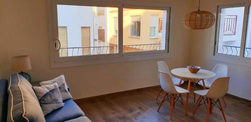 Posezení v ubytování Les Llambrich - Apartamentos turísticos