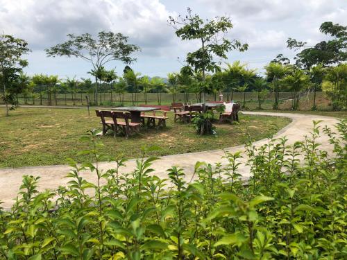 Taman di luar Evergreen 1 Homestay Kuantan