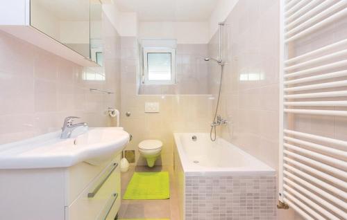 Ένα μπάνιο στο Big White apartment