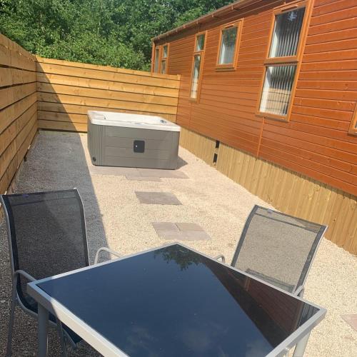 Fox Lodge at Owlet Hideaway - with Hot Tub, Near York photo 22