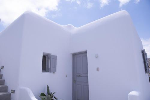 Gallery image of Myconian Relax House with swimming pool in Ano Mera