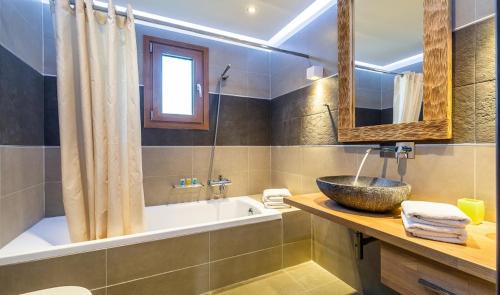 Koupelna v ubytování Agios Nikitas Resort Villas