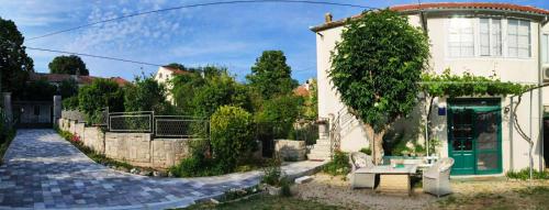 Κήπος έξω από το Apartment Nostalgija, Benkovac