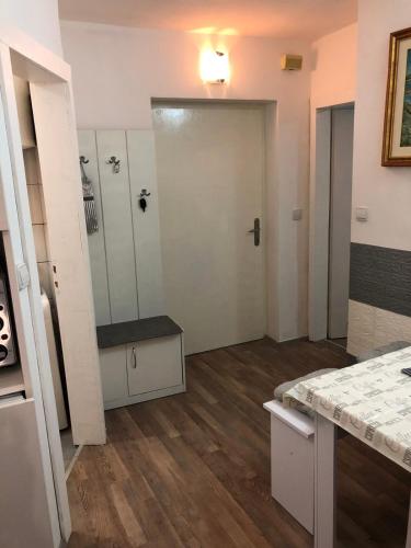 Ένα μπάνιο στο Apartment Ida