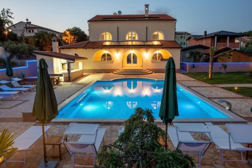 Via Flavia with Common Pool – Photos 3