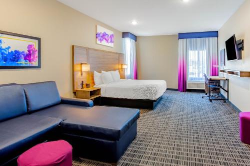 La Quinta by Wyndham San Antonio Alamo City Image