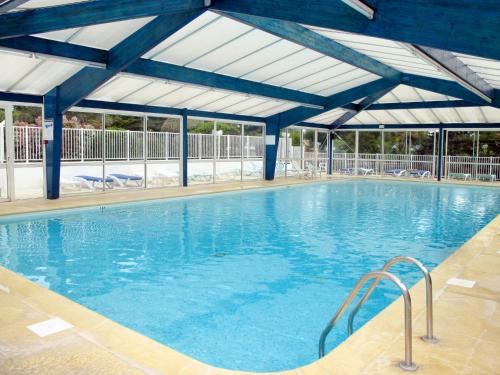 Πισίνα στο ή κοντά στο Holiday Home Hameau Océan-2 by Interhome