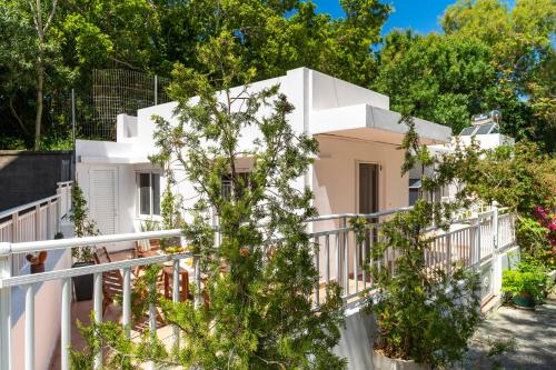 HAVEN VILLA Central very Quiet Near Elli Beach and Old Town