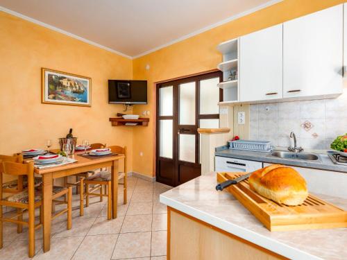 Kuchyňa alebo kuchynka v ubytovaní Holiday Home Hacienda by Interhome
