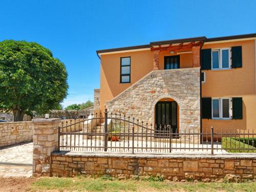 Holiday Home Petrovic by Interhome