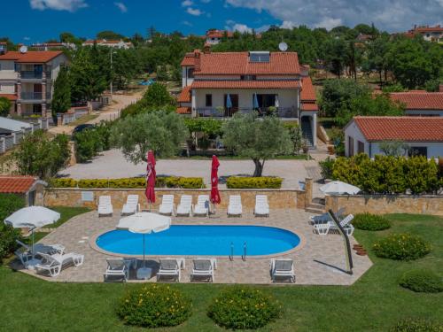 Apartment Jukić-4 by Interhome