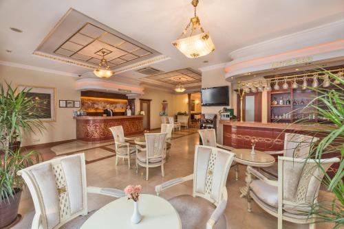 Гостиная зона в Antis Hotel-Special Category