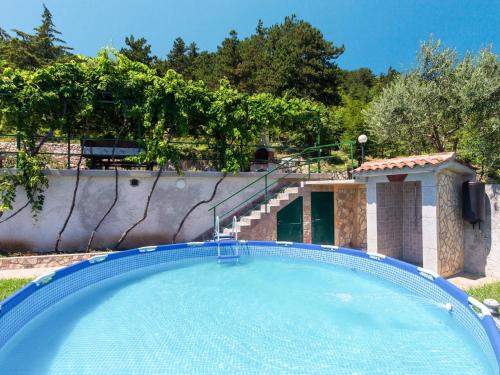 Πισίνα στο ή κοντά στο Apartment Johan by Interhome