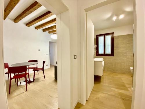 Gambar di galeri bagi Suite House new apartments wi fi Venice island di Venice