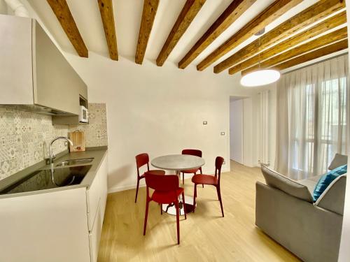 Dapur atau dapur kecil di Suite House new apartments wi fi Venice island