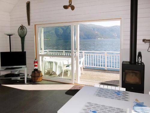 Afbeelding uit fotogalerij van Chalet Naustet - FJS027 in Balestrand