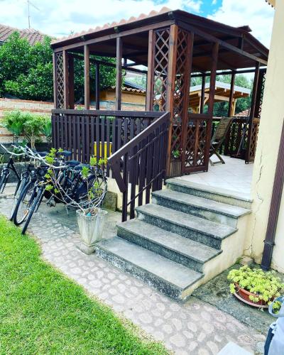 Κήπος έξω από το B&B Villa dei Fiori