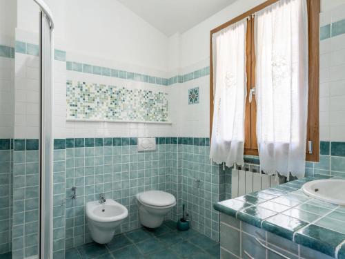 Ένα μπάνιο στο Apartment Villa Ginestra by Interhome