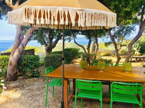 Gallery image of Gaou Benat, village des fourches, Label patrimoine XXe siècle in Bormes-les-Mimosas