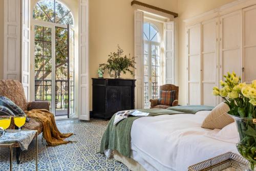 Gallery image of Villa Alfonso, Restored Palace House with gardens and Monuments Views in Seville