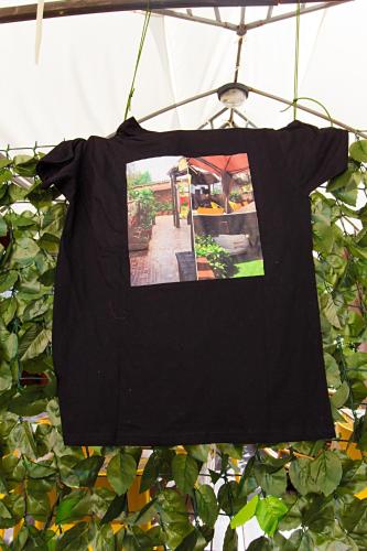 a black tshirt hanging from a plant at Eden Lilli B&B in La Pieve