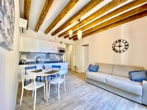 Gallery image of Suite House new apartments canal view Venice island in Venice