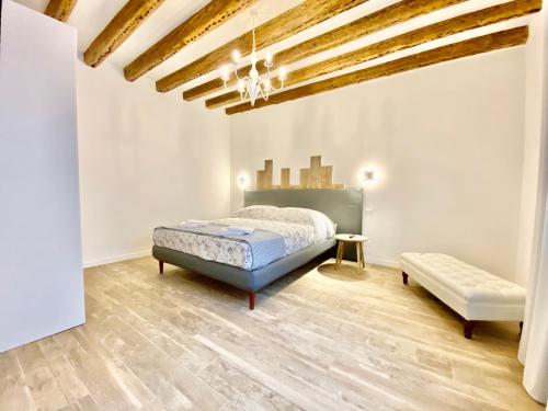 Katil atau katil-katil dalam bilik di Suite House new apartments wi fi Venice island