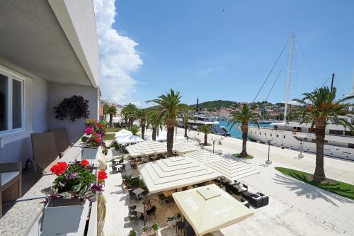 Apartment Stella old town Trogir, with balcony