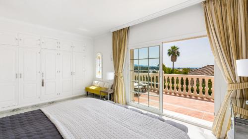 Golden Mile Villa Marbella With Pool Close to Beach
