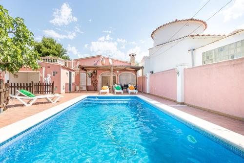 Villa Empurialola Casa con piscina, Empuriabrava, Spain ...