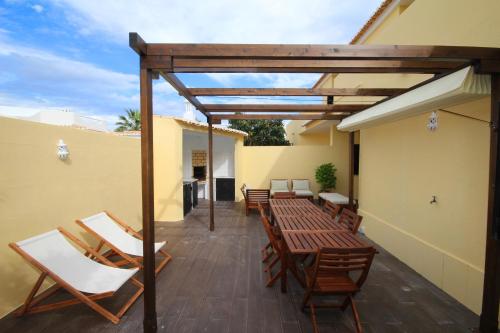 Villa Rosa A by amcf