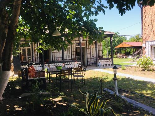Gallery image of Lazuri Keria Family Guesthouse in Khoni